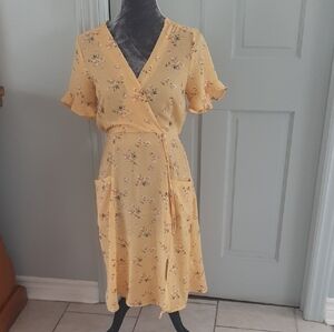 BUNDLE 2💛YELLOW DRESSES. Floral Wrap Dress Yellow AND Striped Yellow/brown
